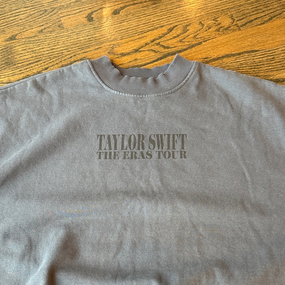 Taylor Swift Eras Tour Blue Crewneck Sweatshirt Official Merch Size XS NWOT - Picture 7 of 16